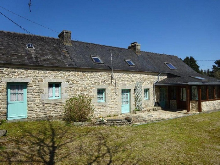 achat vente Maison ancienne a vendre  entièrement restaurée , dépendance La Feuillée , au cœur d'un hameau typique des Monts d'Arrée FINISTERE BRETAGNE