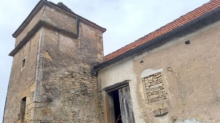 achat vente Maison et pigeonnier a vendre  en pierre , dépendances, puits Limogne en Quercy  LOT MIDI PYRENEES