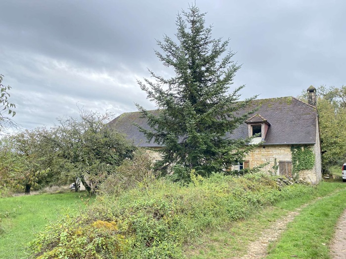 achat vente Ancien corps de ferme a vendre  à finir de restaurer , dépendance Sarrazac , havre de paix en pleine nature LOT MIDI PYRENEES