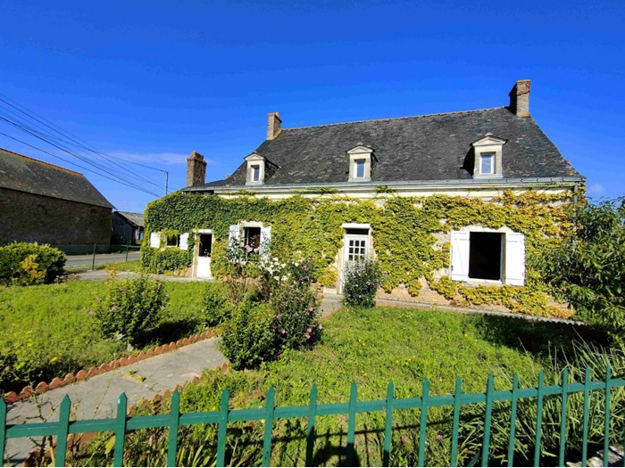 achat vente Demeure de Caractère a vendre  à restaurer , dépendances, puits Durtal  MAINE ET LOIRE PAYS DE LA LOIRE