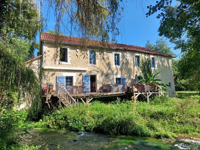 achat vente Ancien Moulin a vendre  restauré , gite (105m2) Bourdeilles ,  bordure de rivière DORDOGNE AQUITAINE