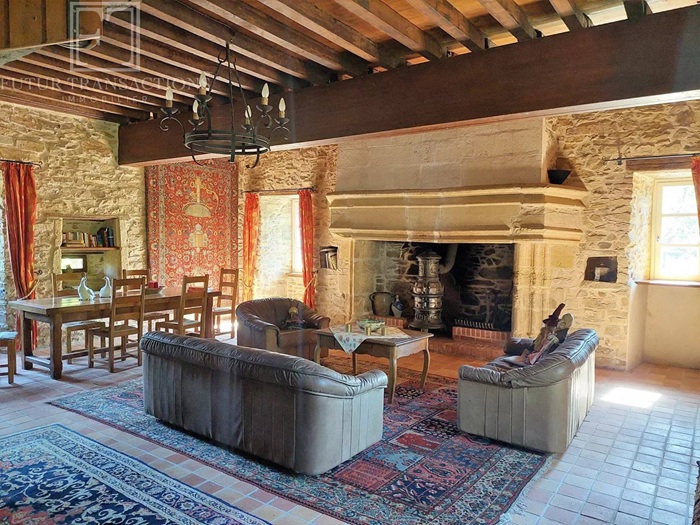 achat vente Maison Noble a vendre  , dépendances, étang Saint-Jory-de-Chalais ,  au coeur du Périgord vert DORDOGNE AQUITAINE