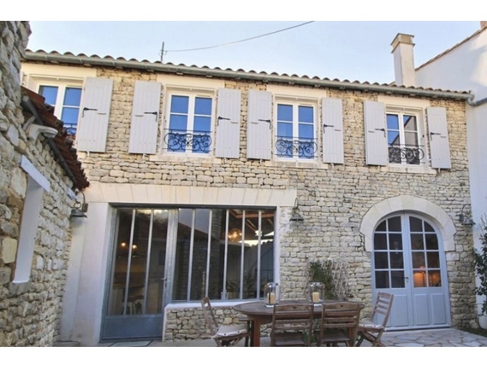 achat vente Ancien chai a vendre  restauré  La Flotte en Ré  CHARENTE MARITIME POITOU CHARENTES