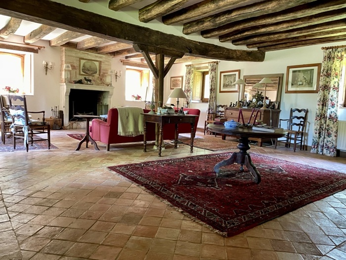 achat vente Authentique Longère  a vendre  , dépendances, gîte Ardentes , à quelques minutes, au cœur du Berry INDRE CENTRE