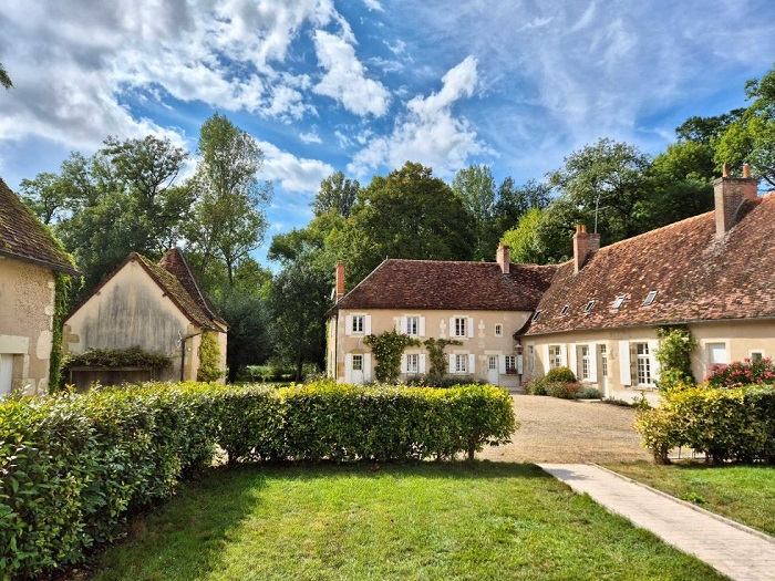 achat vente Manoir rural a vendre  , dépendances, chapelle, piscine Indre  INDRE CENTRE