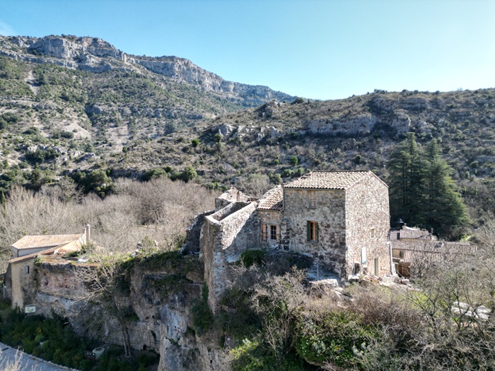 achat vente Maison ancienne a vendre   Saint-Maurice-Navacelles , sur son rocher, position dominante HERAULT LANGUEDOC ROUSSILLON