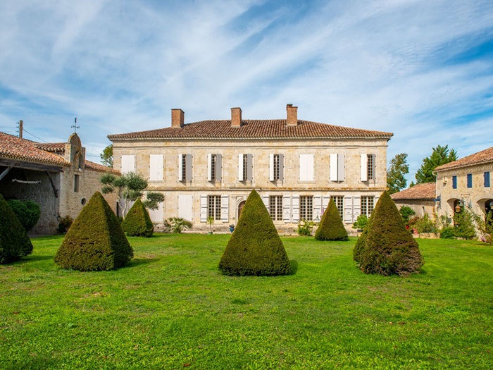 achat vente Manoir a vendre  en parfait état , dépendances, gîte, piscine Gramont , à 65 km de Toulouse TARN ET GARONNE MIDI PYRENEES
