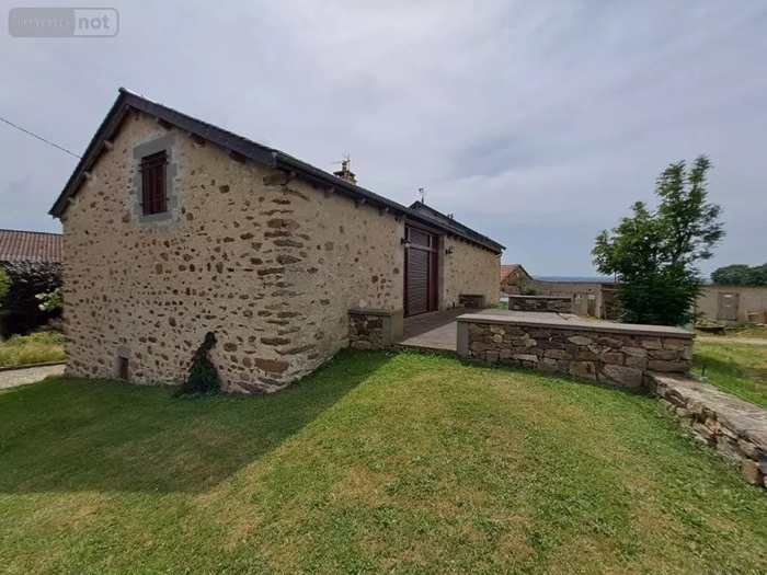 achat vente Ancien Corps de ferme a vendre  restauré , dépendances Lorcières , dans lieudit CANTAL AUVERGNE