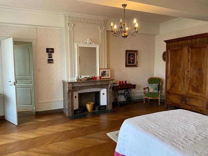achat vente Maison de Maître a vendre  , dépendances, maison de gardien Lugny , à 30mn TGV (Mâcon), 1h15 de Lyon et 2h de Genève SAONE ET LOIRE RHONE ALPES