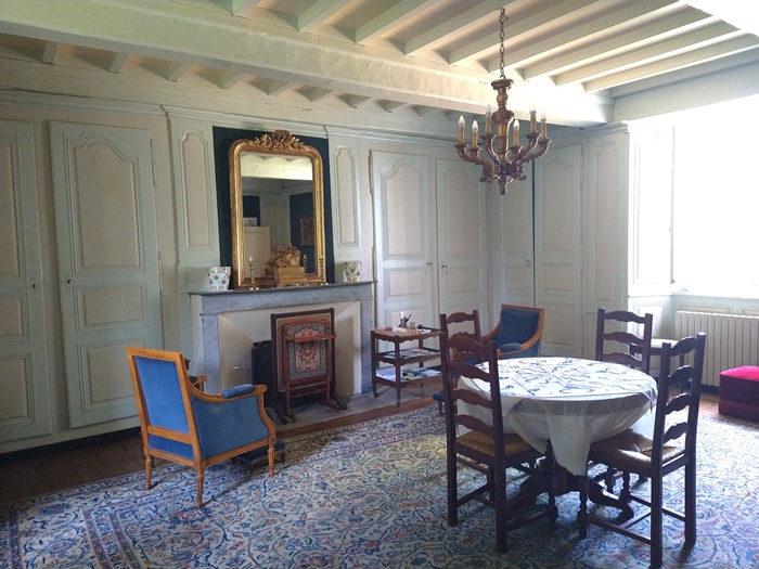 achat vente Manoir a vendre  en très bon état , dépendance Allanche , à 15 mn, 40 mn A75, coeur de village CANTAL AUVERGNE