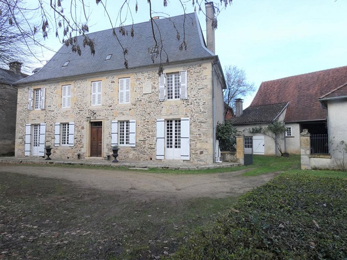 achat vente Maison ancienne a vendre  , dépendances Génis  DORDOGNE AQUITAINE