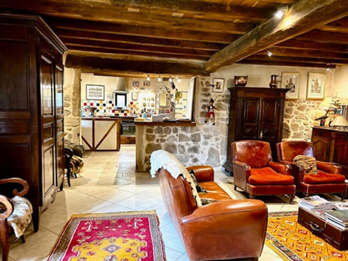 achat vente Ancien Corps de Ferme a vendre  , dépendances, piscine Essertines en Donzy , 20 mn de la A 89 et 1 h de Lyon RHONE RHONE ALPES