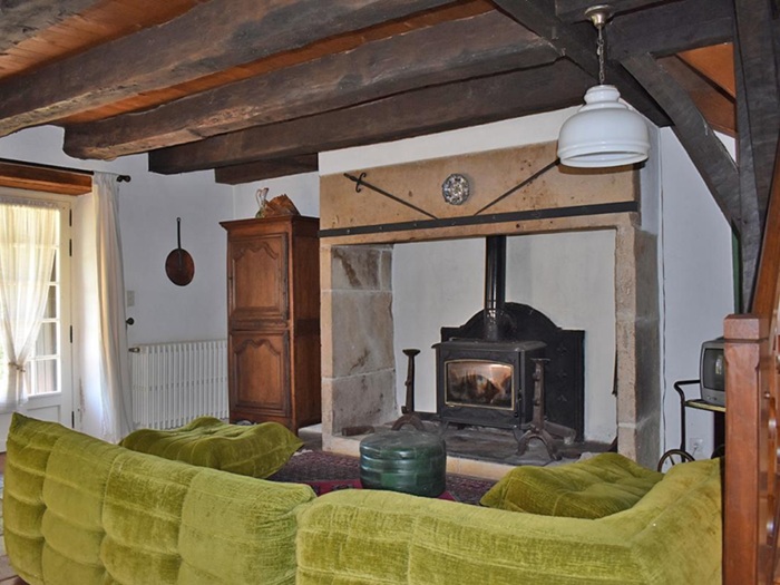 achat vente Maison ancienne en pierre a vendre  , dépendances Coly-Saint-Amand , à 20 kms Sarlat et 7 kms Montignac Lascaux DORDOGNE AQUITAINE