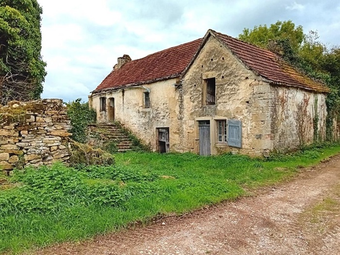 achat vente Ancienne Ferme a vendre  à restaurer , dépendances Caylus , à 10 mn, belle vue dégagée sur la campagne TARN ET GARONNE MIDI PYRENEES