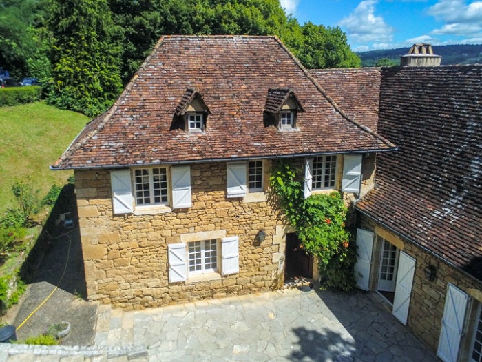 achat vente Maison rustique a vendre  en pierre , dépendances, piscine Figeac  LOT MIDI PYRENEES