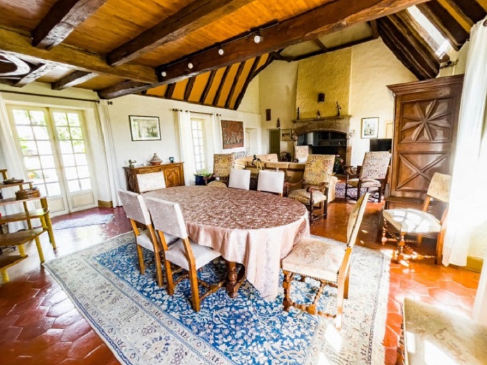 achat vente Maison rustique a vendre  en pierre , dépendances, piscine Figeac  LOT MIDI PYRENEES