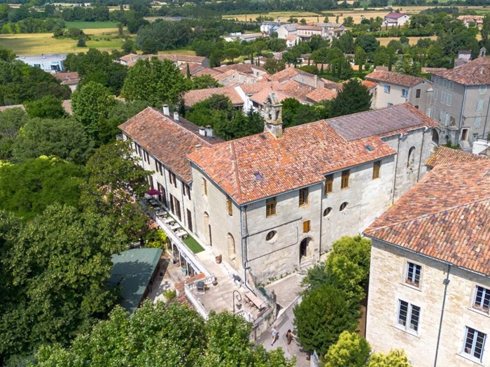 achat vente Ancien Couvent a vendre  tranformé en hôtel , chapelle Barjac , coeur de ville historique GARD LANGUEDOC ROUSSILLON